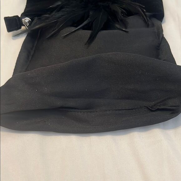 Elegant Black Feathered Rhinestone embellished velvet handbag EUC - Picture 5 of 13